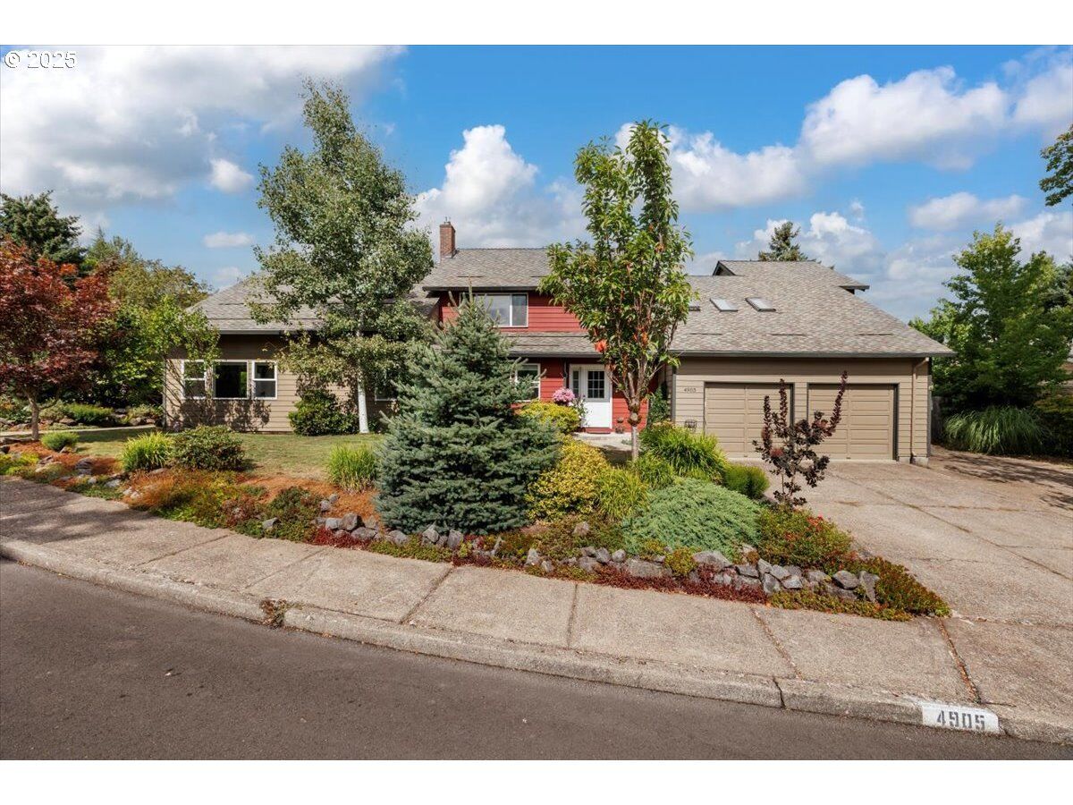 Property Photo:  4905 NW Kahneeta Ct  OR 97229 
