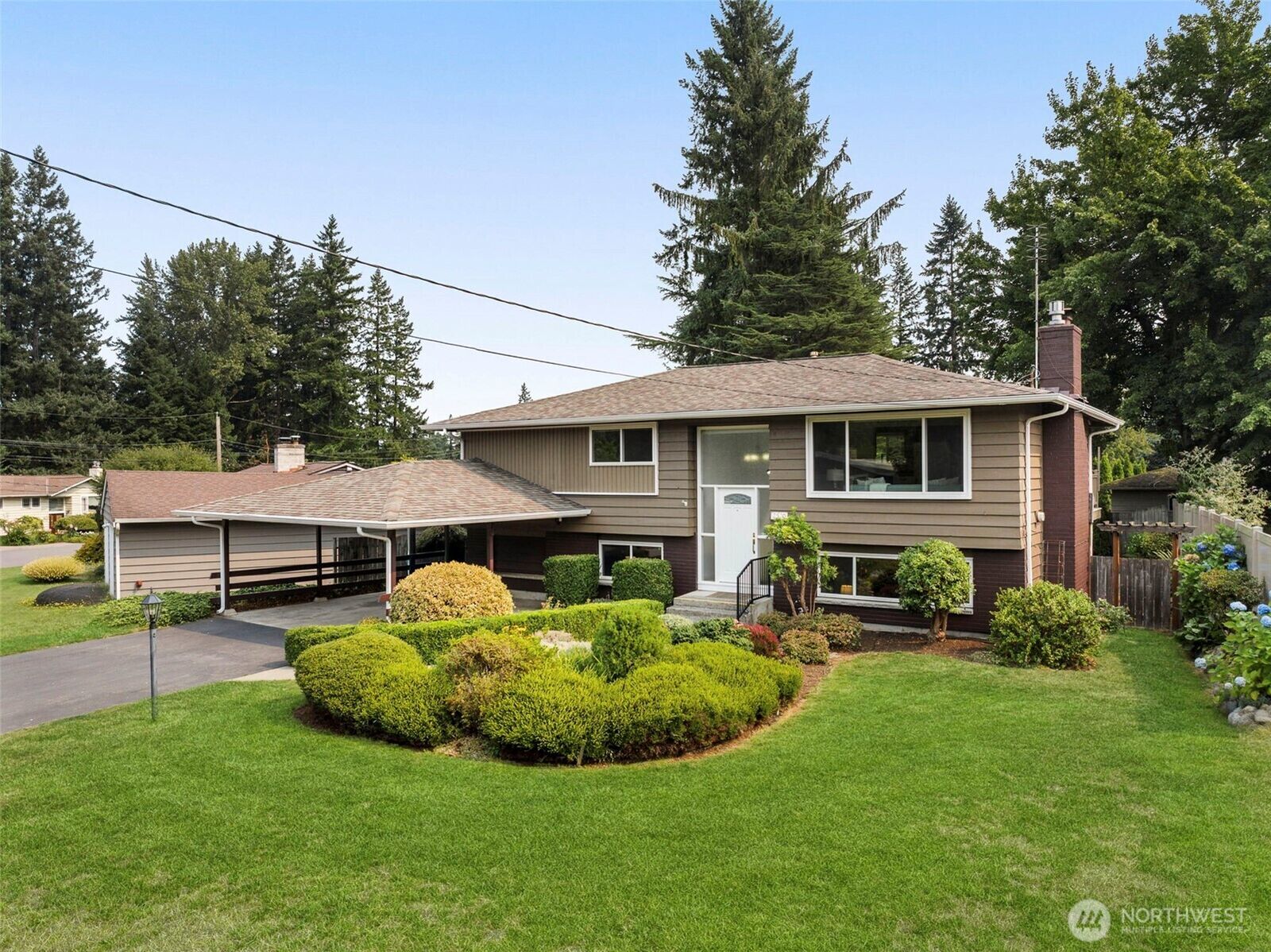 Property Photo: 2520 166th Avenue NE WA 98008