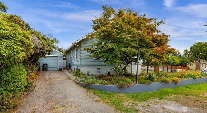 Property Photo:  260  11th Street  WA 98230 