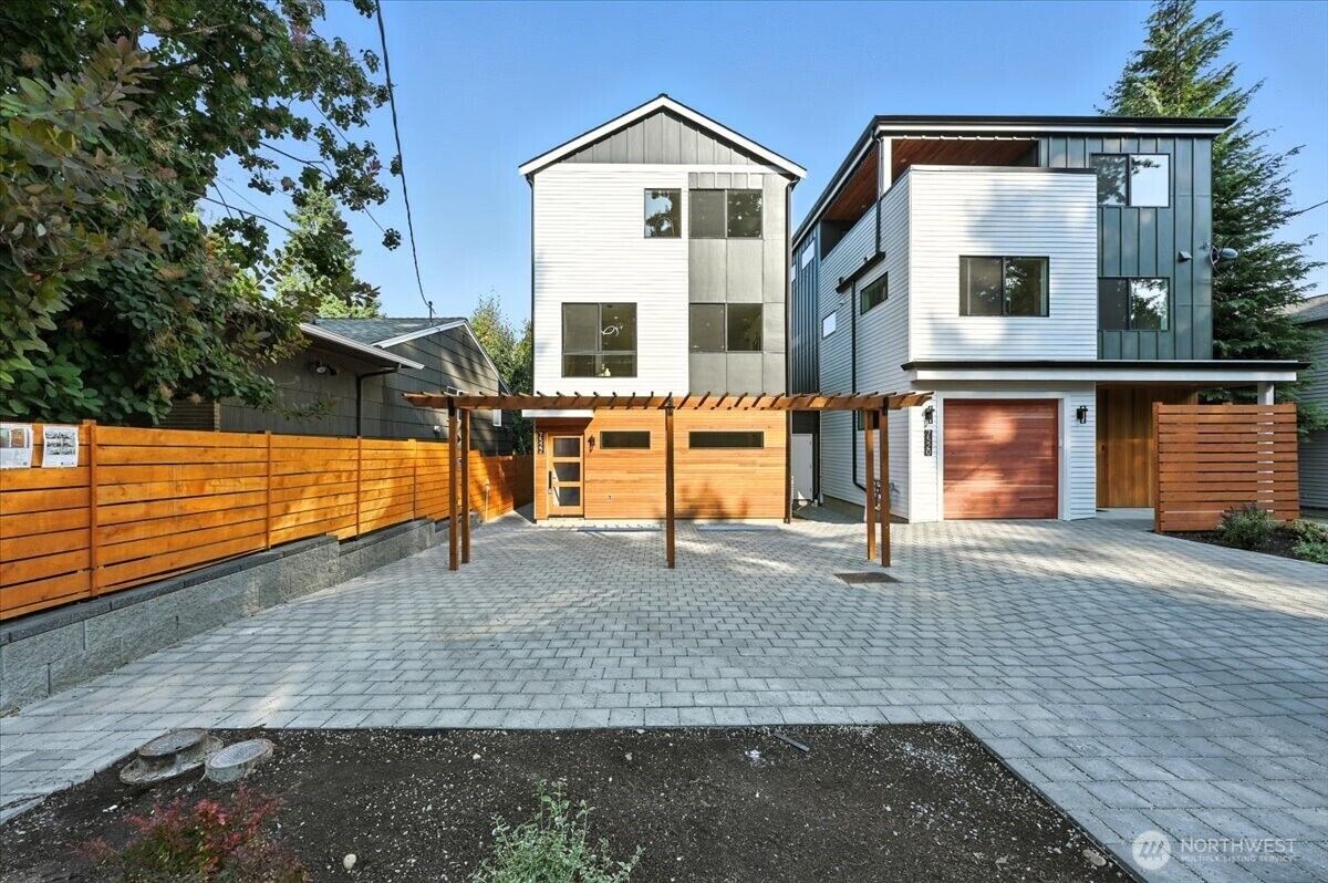 Property Photo: 7522 31st Avenue NE WA 98115