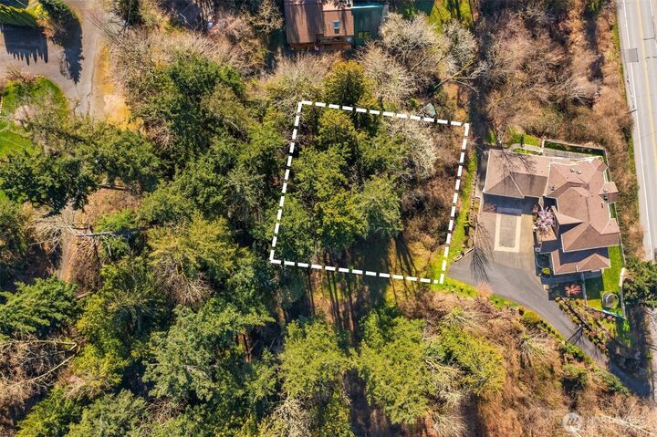 Property Photo: 11 Xx E Lake Sammamish Parkway NE WA 98074