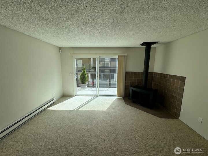 Property Photo:  2945  76th Avenue SE 7A  WA 98040 