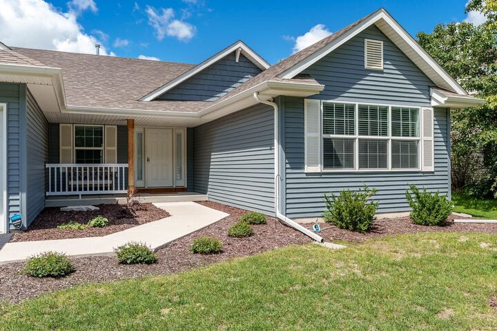 Property Photo:  779 Boz Way  IL 61008 