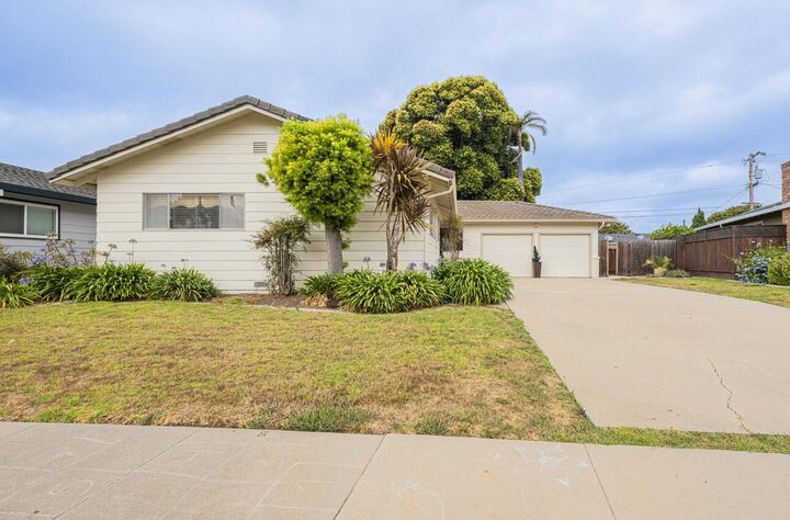 Property Photo:  786 Bellarmine Drive  CA 93901 