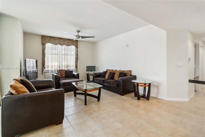 Property Photo:  511 SE 5th Ave 1214  FL 33301 