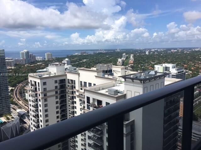 Property Photo:  55 SW 9th Street 3905  FL 33130 