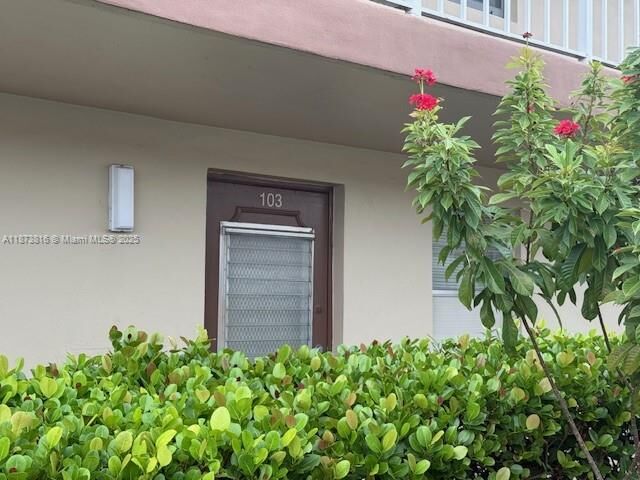 Property Photo:  7500 NW 5th Pl 103  FL 33063 