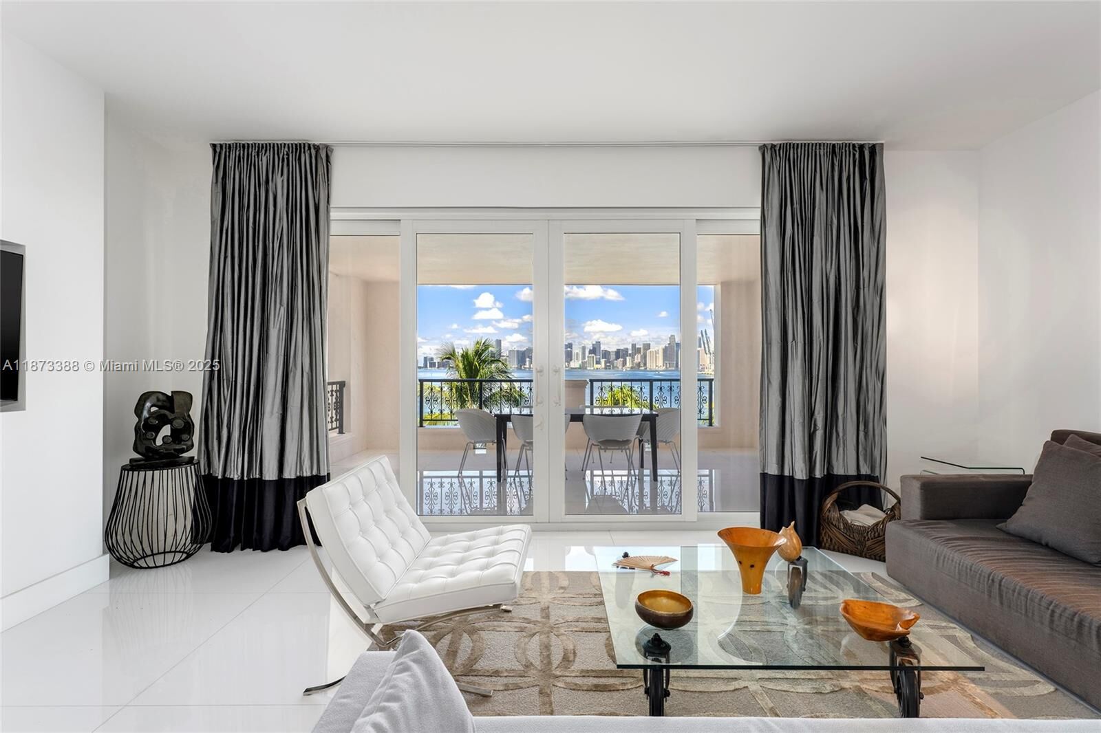 Property Photo: 5344 Fisher Island Dr 5344 FL 33109