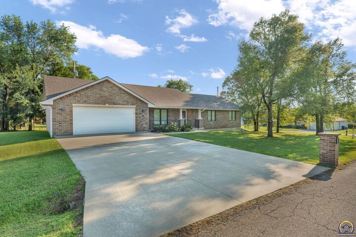 299 E 7th St  Hoyt KS 66440 photo
