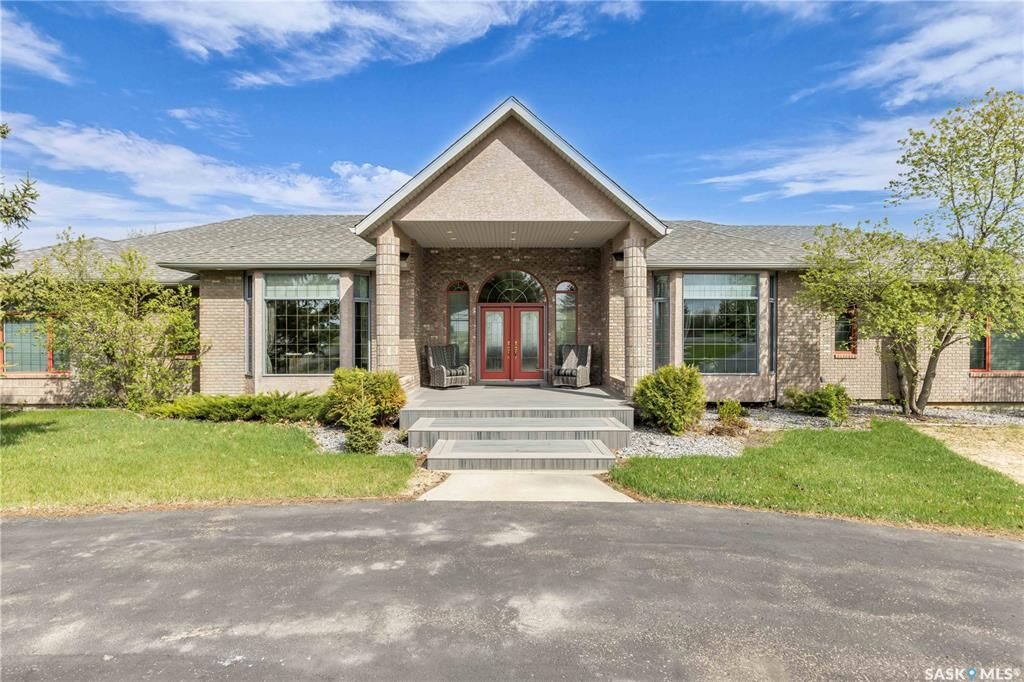 Property Photo:  48 Cathedral Bluffs Road  SK S7P 1A1 
