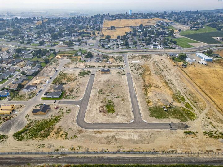 Property Photo:  Tbd Lot 21 Harvest Valley Estates Phase 2  WA 98944 