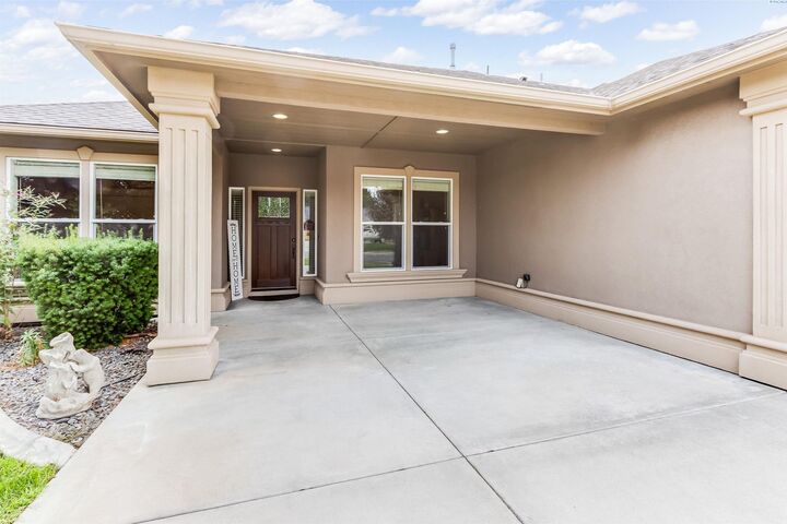 Property Photo:  4702 Cathedral Dr  WA 99301 