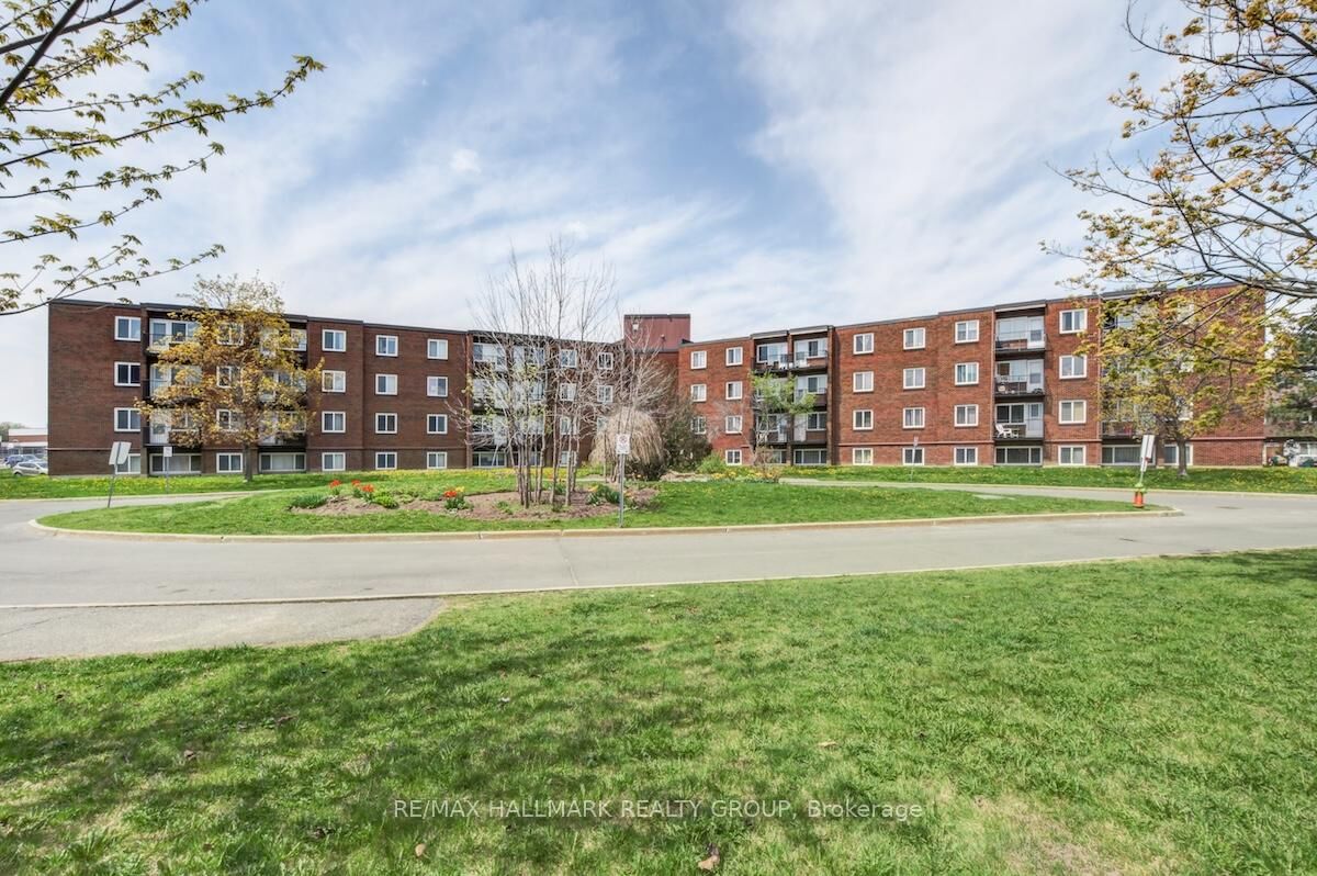 Property Photo: 2041 Arrowsmith Drive 401C ON K1J 7V7