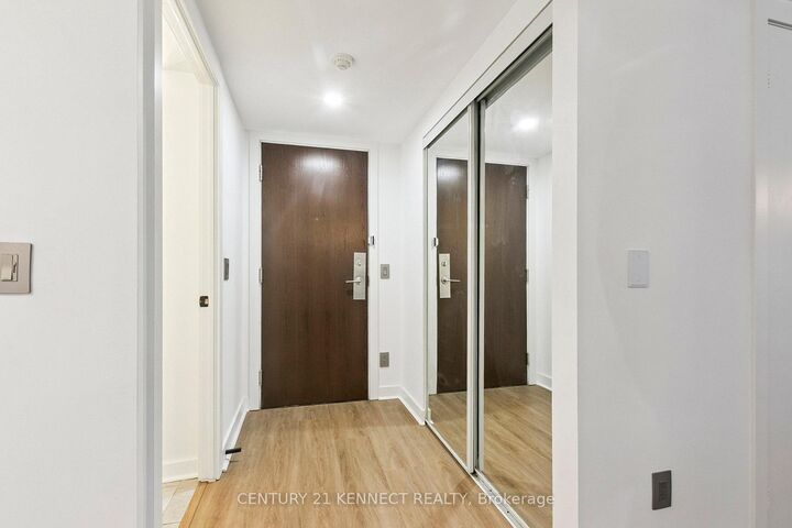 Photo de la propriété: 80 Western Battery Road 1502 ON M6K 3S1