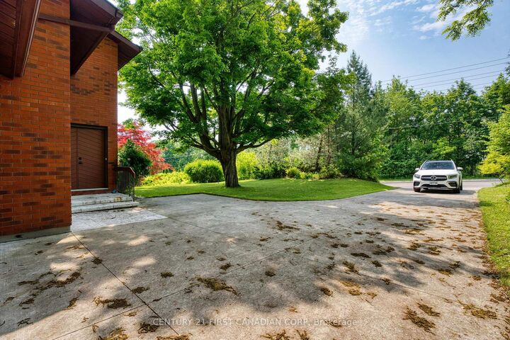 Photo de la propriété:  285 Riverside Drive  ON N6H 1G1 