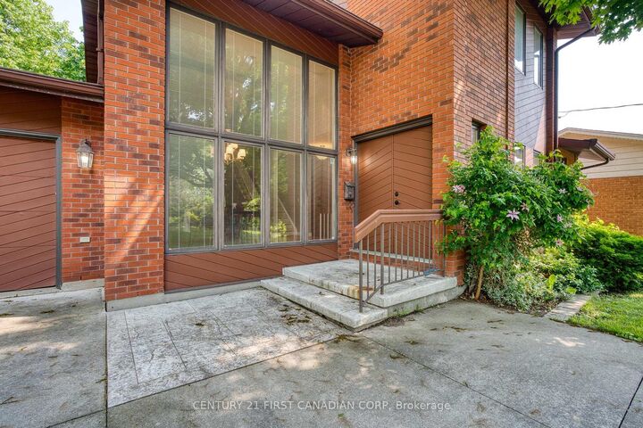 Property Photo: 285 Riverside Drive ON N6H 1G1
