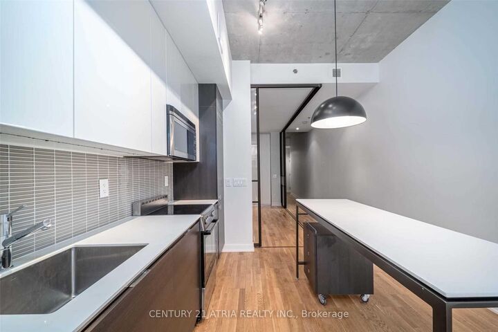 Photo de la propriété: 8 Dovercourt Road 208 ON M6J 0B6