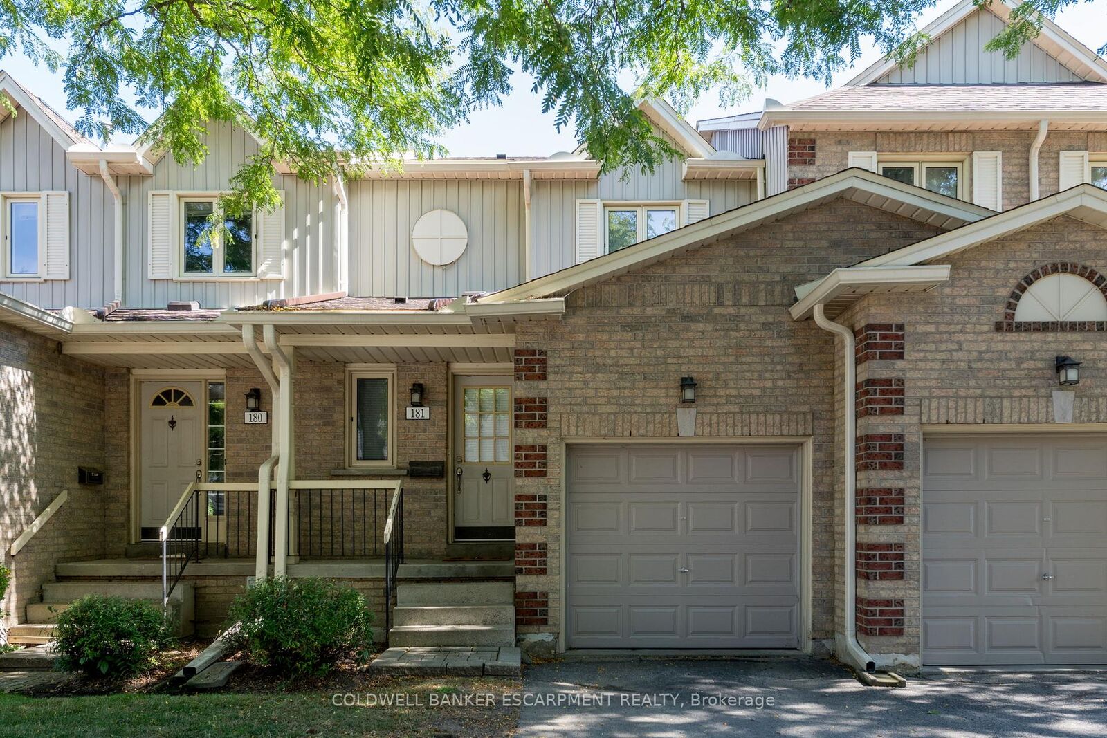 Property Photo:  302 College Avenue W 181  ON N1G 4T6 