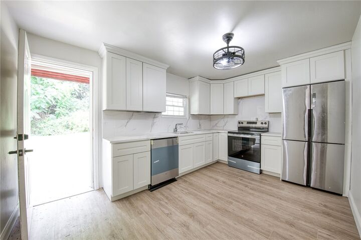Property Photo: 464 Willow Ave PA 15601
