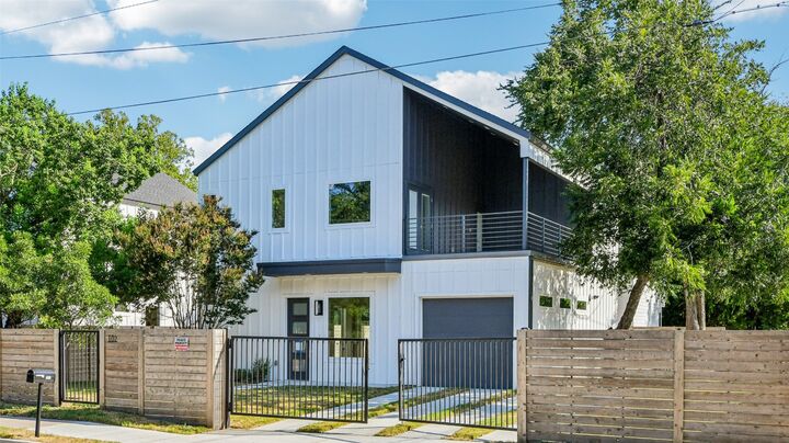 Property Photo: 102 W Fawnridge Drive TX 78753