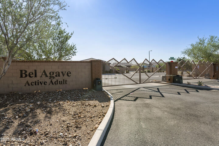Property Photo: 1740 E 16th Avenue AZ 85119