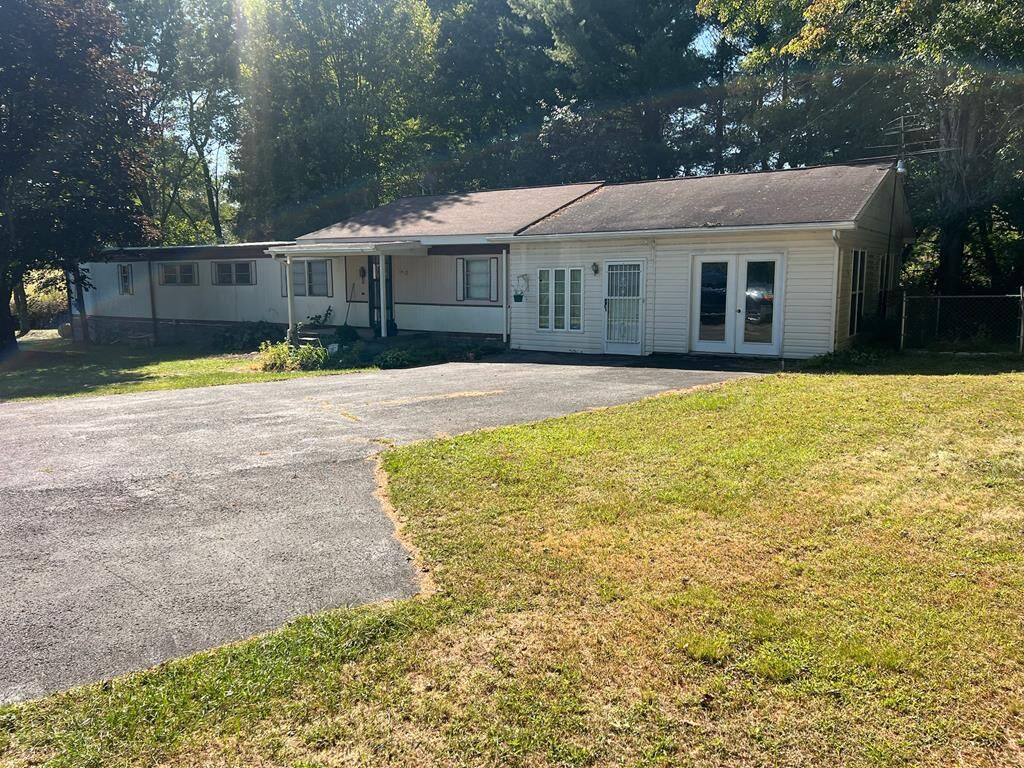 Property Photo:  1591 Lawn Road  WV 25976 