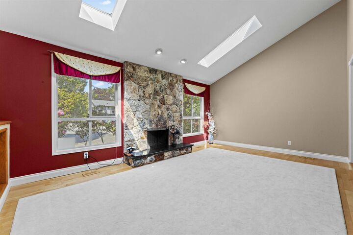 Property Photo:  8340 Lunen Road  BC V6Y 2X2 