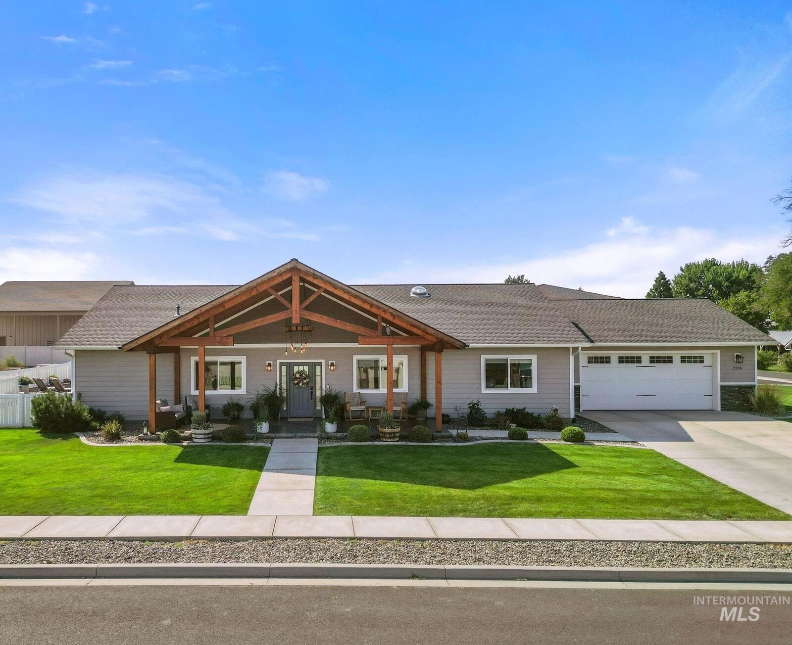 Property Photo:  2206 Ripon Avenue  ID 83501 