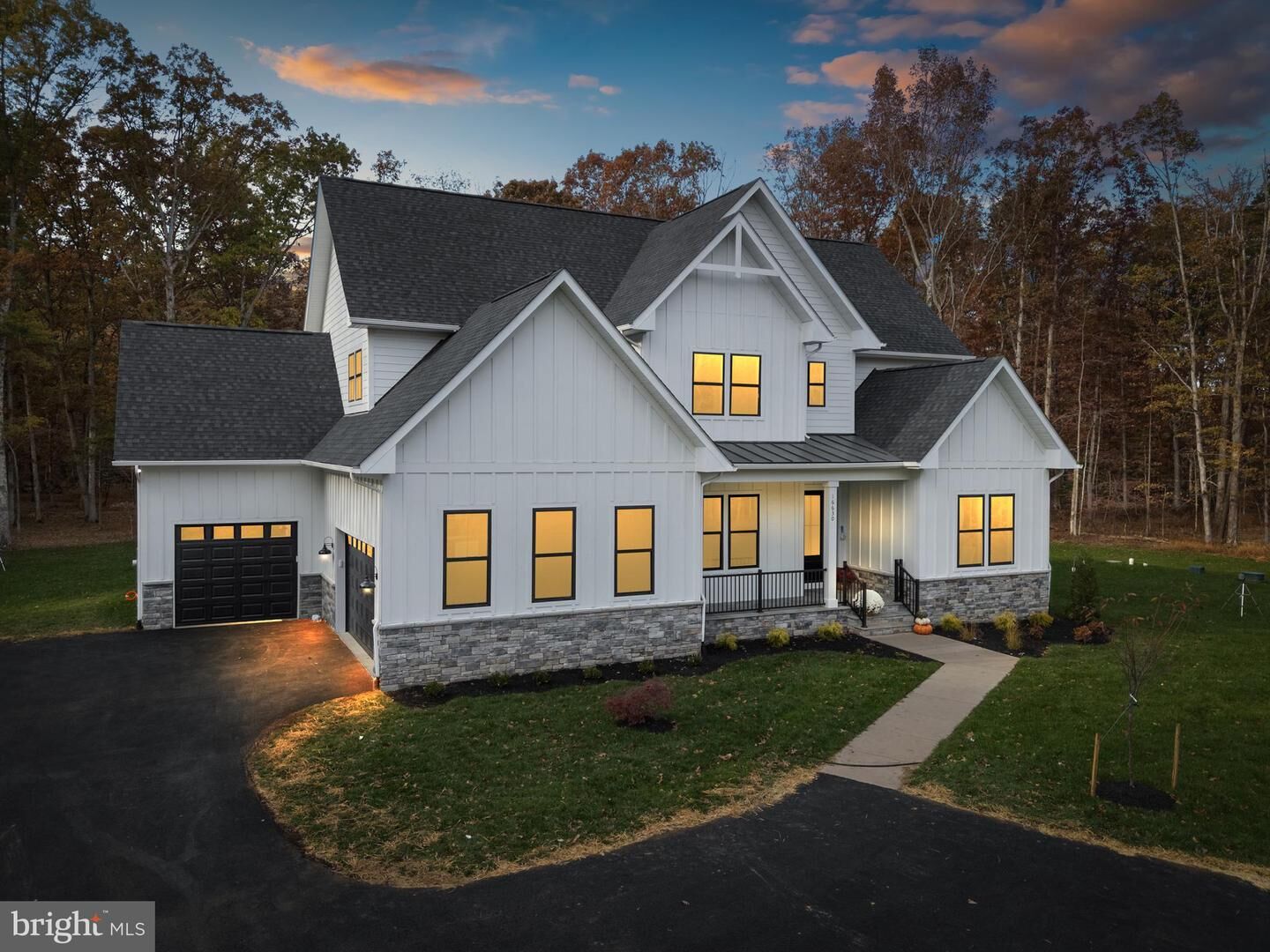 Property Photo: 16630 Dominion Reserve Court VA 20137