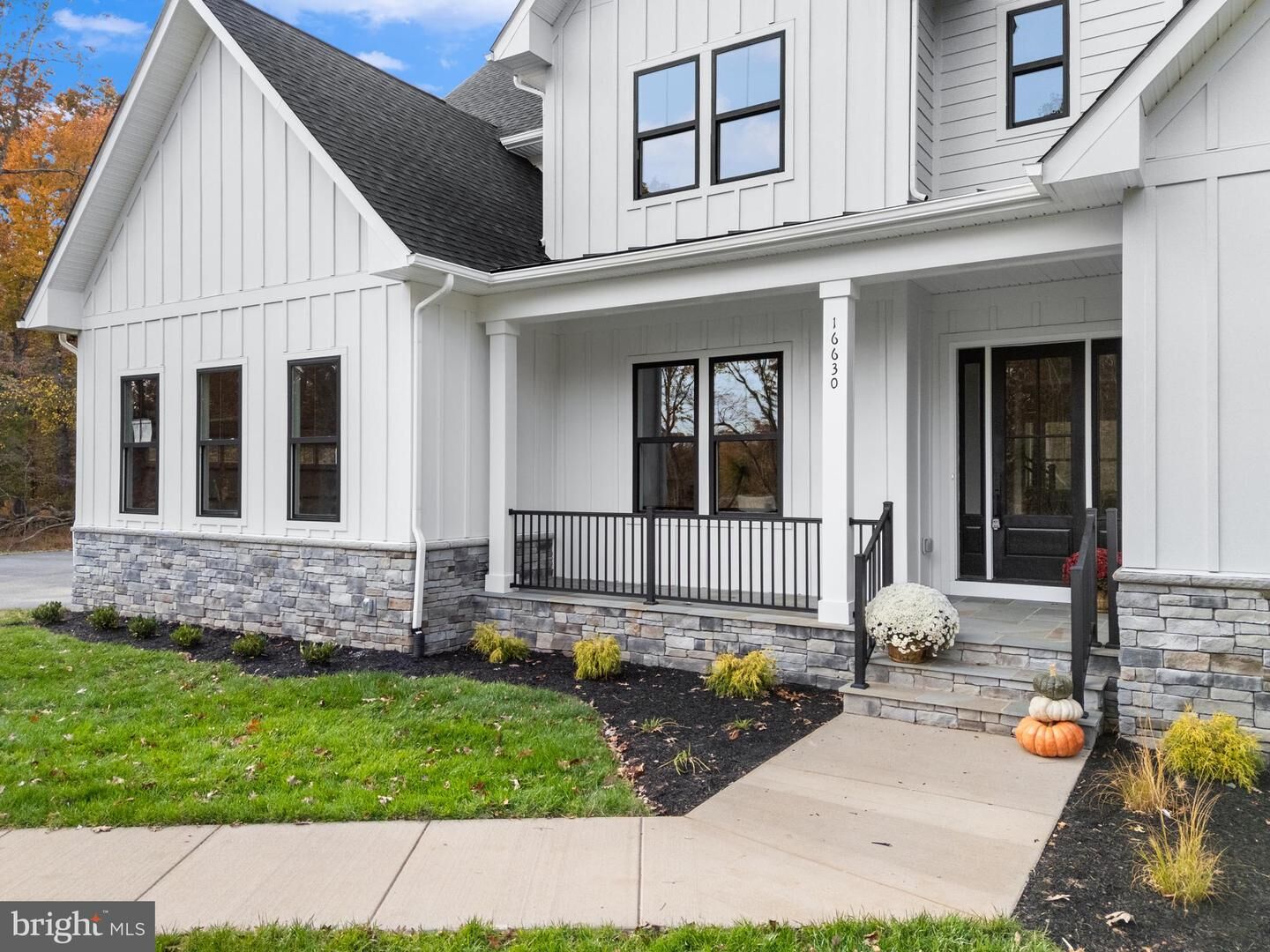 Property Photo: 16630 Dominion Reserve Court VA 20137