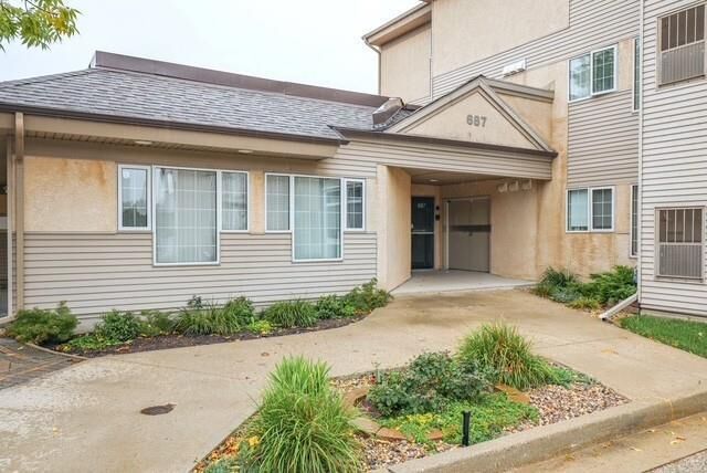 Property Photo: 687 Warde Avenue MB R2H 4H8