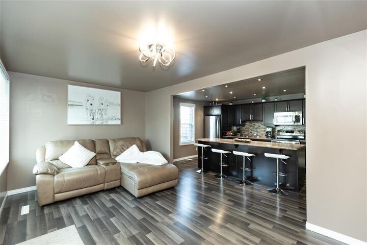 Property Photo: 189 Jefferson Avenue MB R2V 0M3