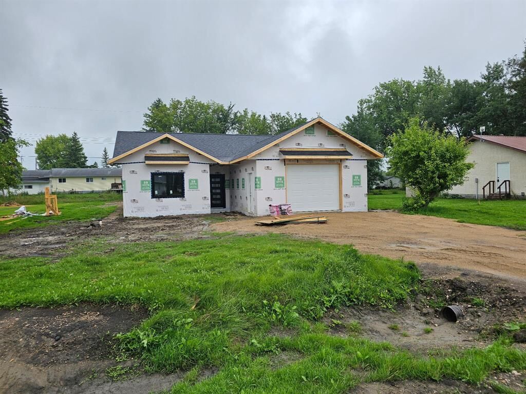 Property Photo:  318 First Avenue  MB R0A 2K0 