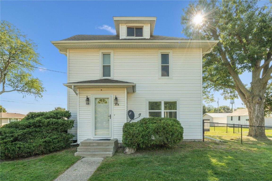Property Photo: 314 N Monroe Street IA 52253