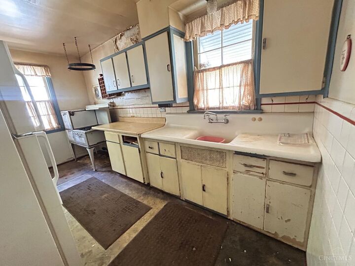 Property Photo: 20 Sherry Road OH 45215