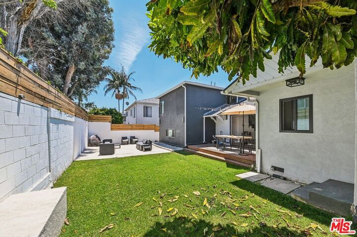 Property Photo:  885 Kincaid Ave  CA 90302 