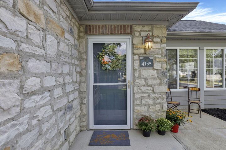 Property Photo:  4135 Aumbrey Court  OH 43054 