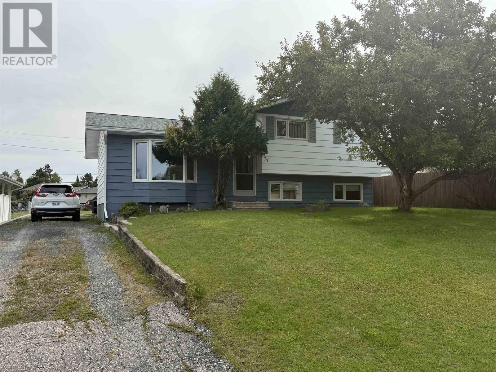 Property Photo:  77 Thunder Dr  ON P8N 3C1 