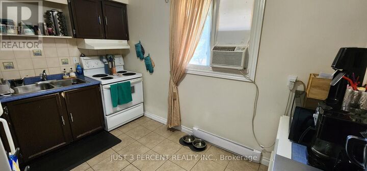 Property Photo:  30 Champlain Crescent 23  ON K9L 1T1 