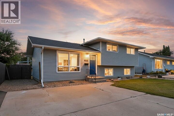Photo de la propriété:  1309 Hochelaga Street W  SK S6H 6C3 