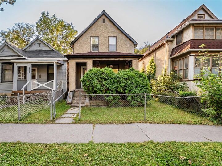 422 Toronto Street  Winnipeg MB R3G 1S5 photo