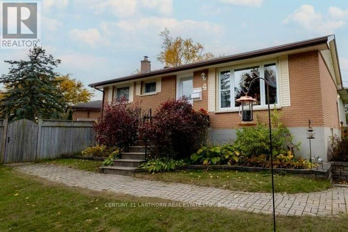Property Photo:  4 Highview Crescent  ON K8P 3G4 