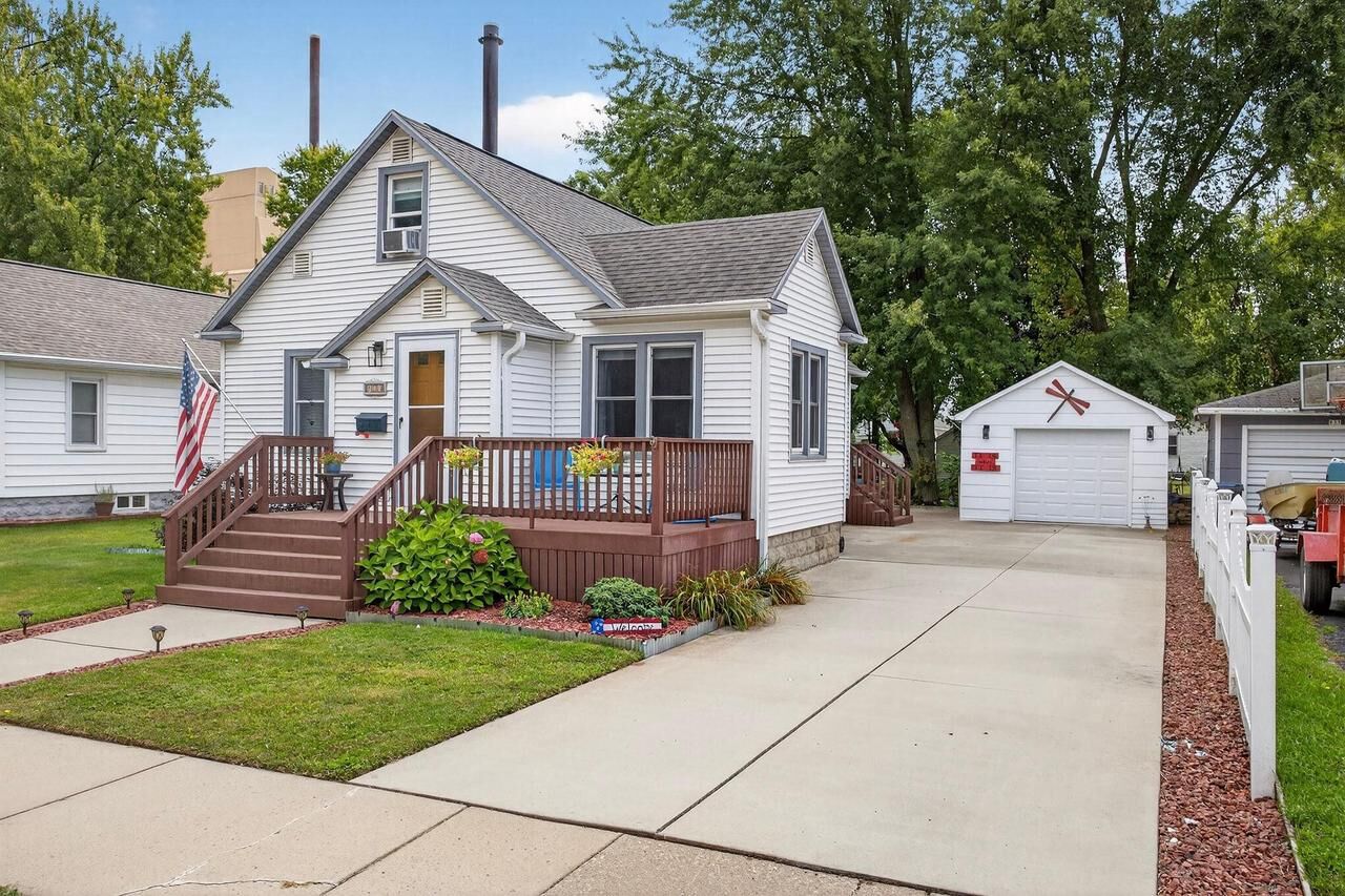 Property Photo:  825 1st Street  WI 54457 