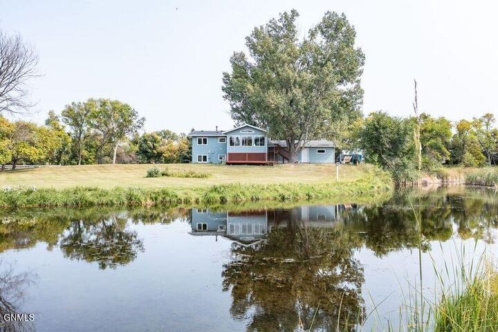 Property Photo:  4325 Fort Lincoln Road  ND 58554 