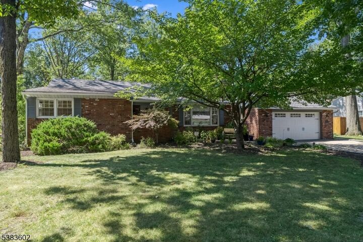 Property Photo: 352 Roberts Ln NJ 07076