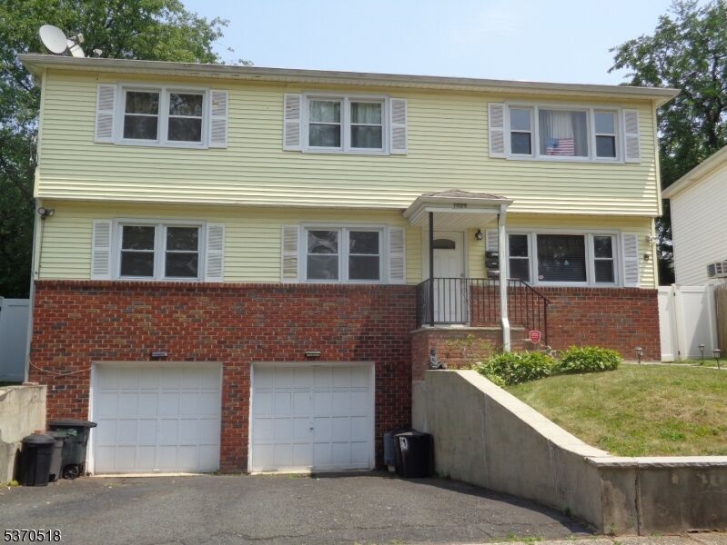 Property Photo:  1025 Kingswood Rd 2  NJ 07083 