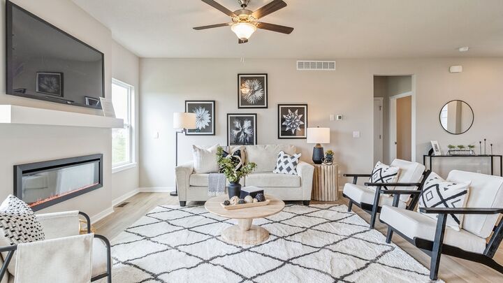 Property Photo:  101 8th Avenue NE  IA 50009 