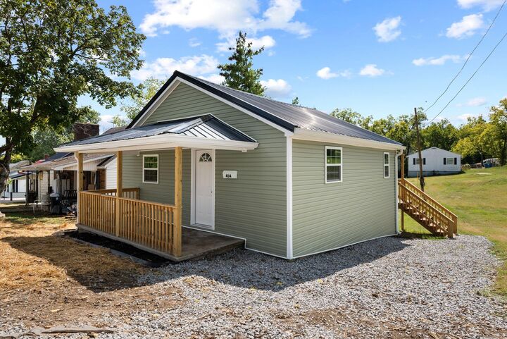 Property Photo:  404 Goddard Street  KY 40330 
