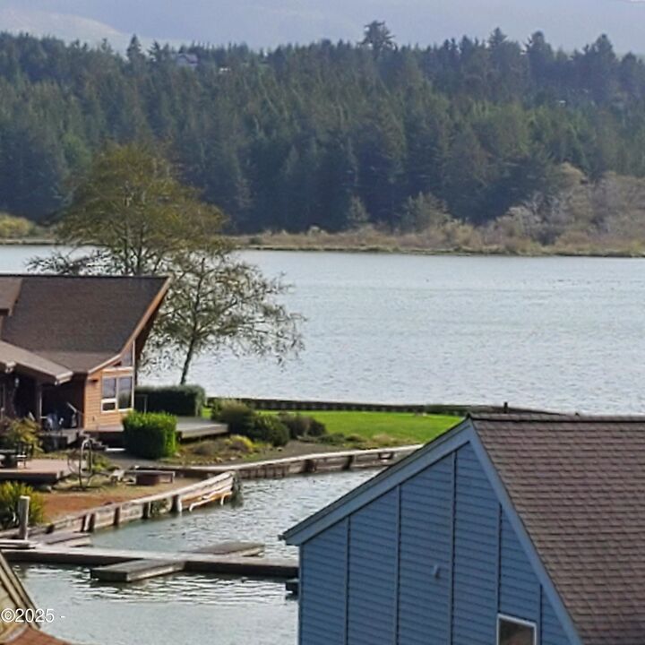 Property Photo:  2011 NE Devil's Ridge Road  OR 97367 