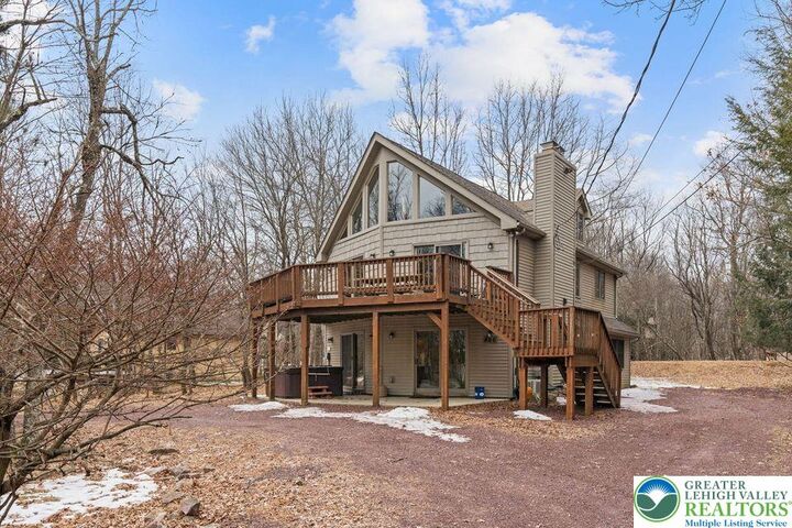 Property Photo:  466 Towamensing Trail  PA 18210